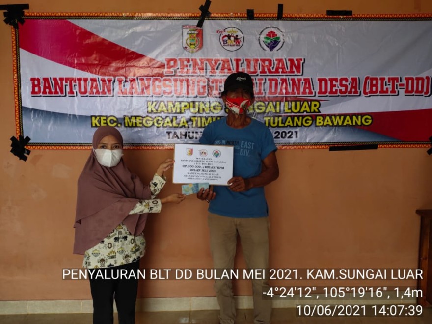PEMBAGIAN BLT DANA DESA TAHAP KELIMA (MEI)