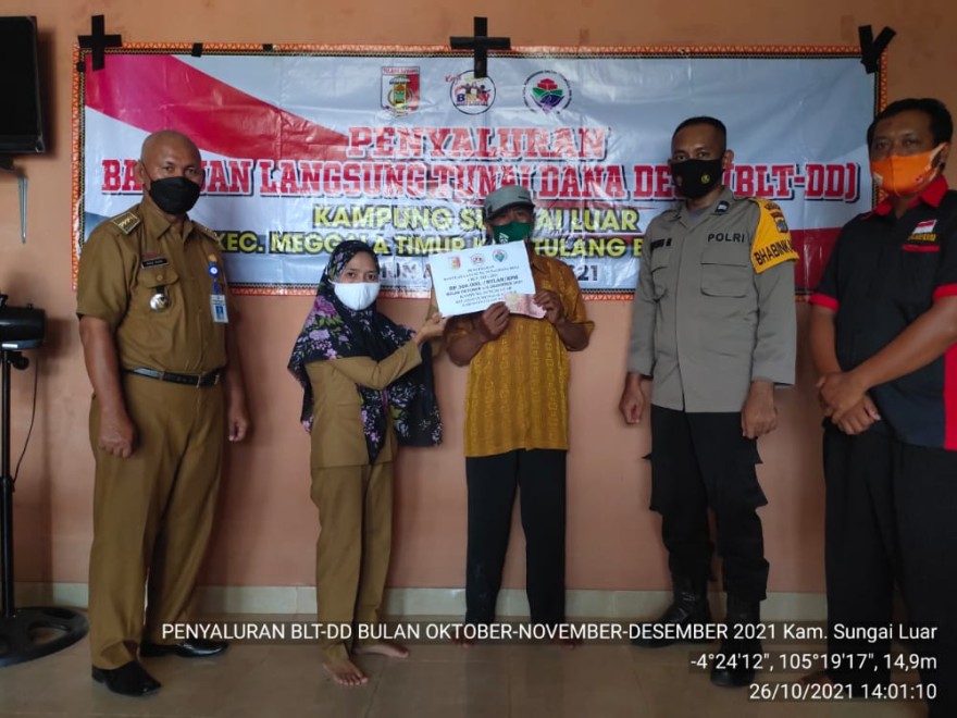 PEMBAGIAN BLT DANA DESA TAHAP KE SEPULUH, SEBELAS DAN DUA BELAS (OKTOBER s/d DESEMBER)