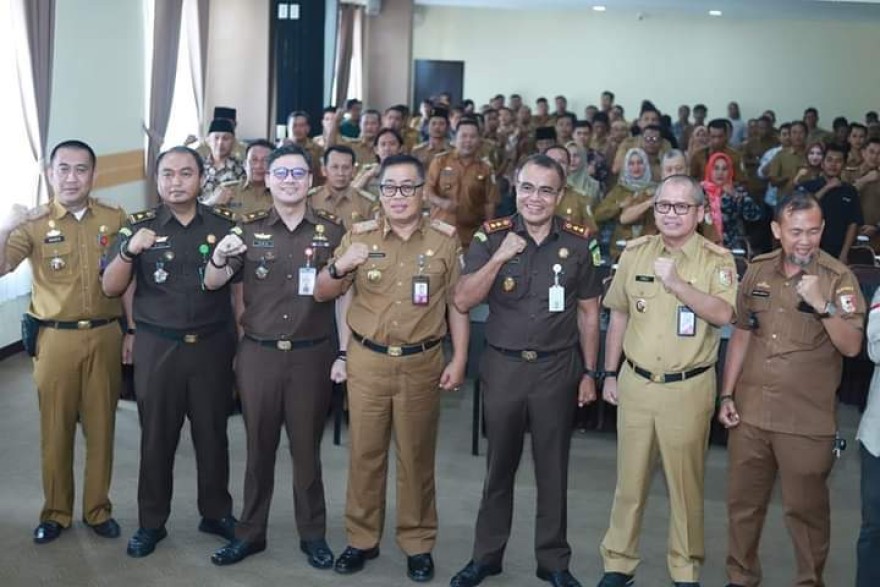 Kepala Kampung Sungai Luar dan Perangkat Kampung Mengikuti Sosialisasi 
