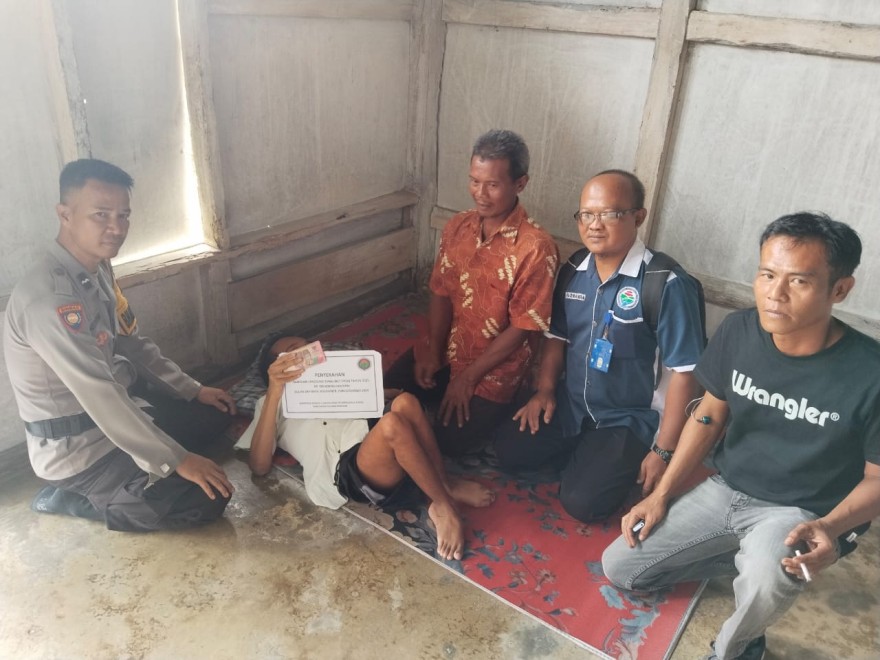 Pemerintah Kampung Sungai Luar telah menyalurkan Bantuan Langsung Tunai Dana Desa (BLT DD) untuk periode Oktober hingga Desember 2025