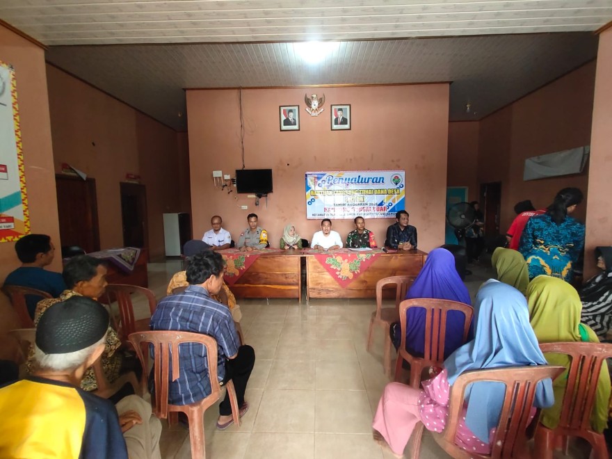 Pembagian BLT DD Kampung Sungai Luar Tahap Pertama Tahun 2025