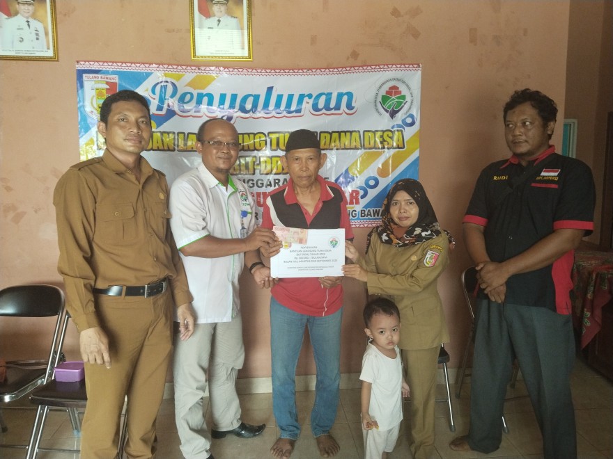 Pembagian BLT DD (Dana Desa) Kampung Sungai Luar Tahap Ke-3 Tahun 2025