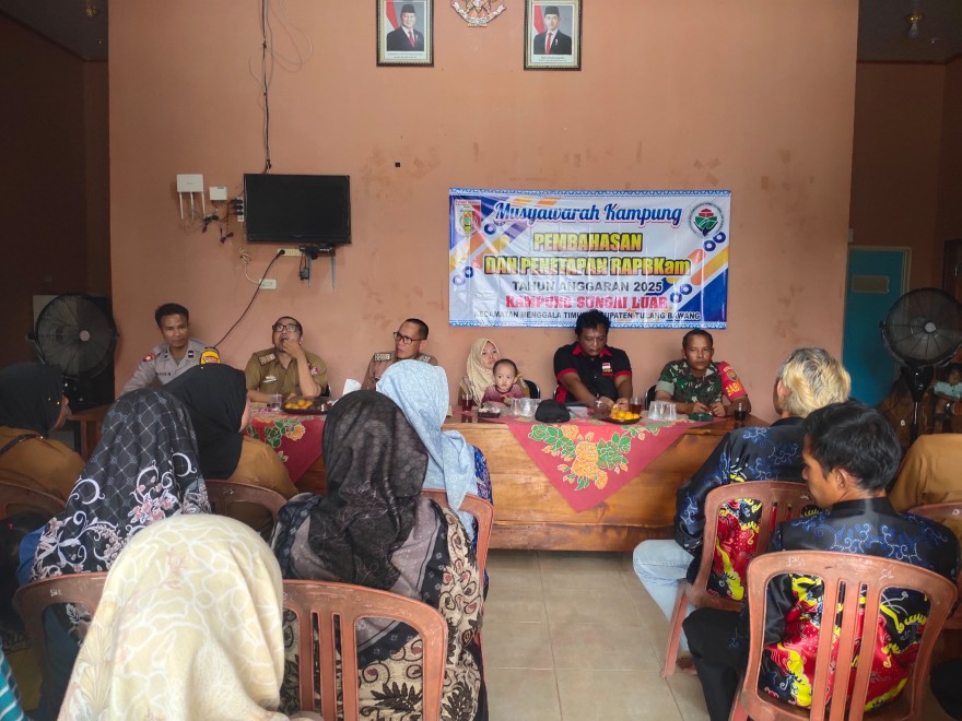 Musyawarah Kampung Pembahasan dan Penetapan RAPBkam Tahun Anggaran 2025 Kampung Sungai Luar 